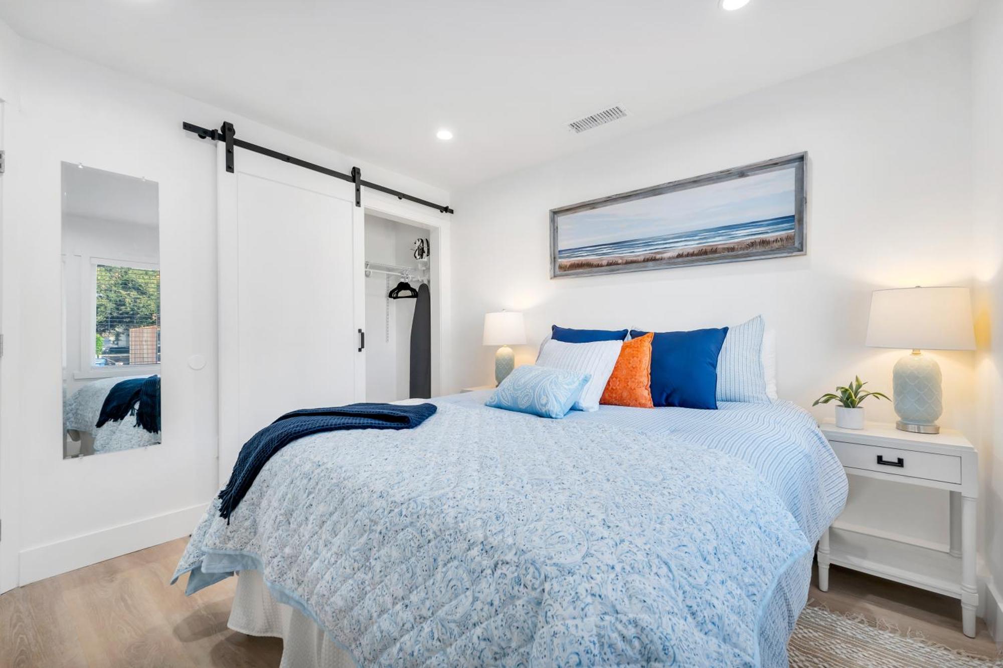 Cozy Cottage, Brand New, Fully Private, Walk To Everything Thousand Oaks